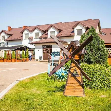 Zacisze - Pokoje&restauracja Blisko A2 - Uniejów Bed and breakfast 3*