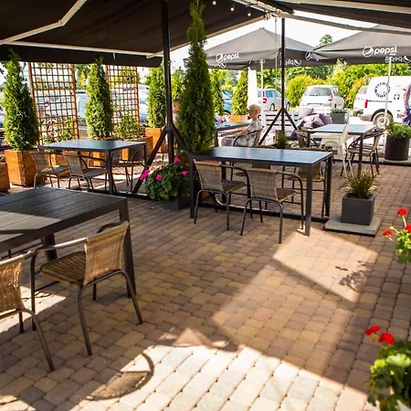 Gosciniec Zacisze - & Restauracja Blisko A2 - Uniejow Bed & Breakfast