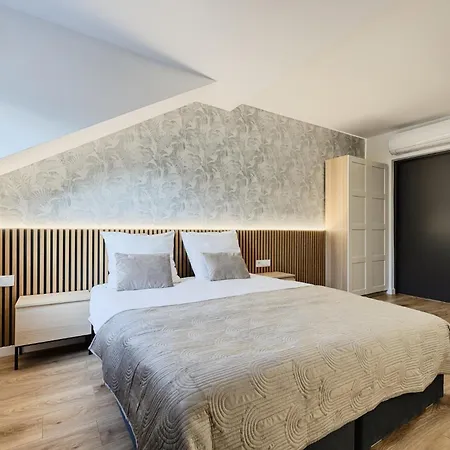 Gosciniec Zacisze - & Restauracja Blisko A2 - Uniejow Bed & Breakfast 3*