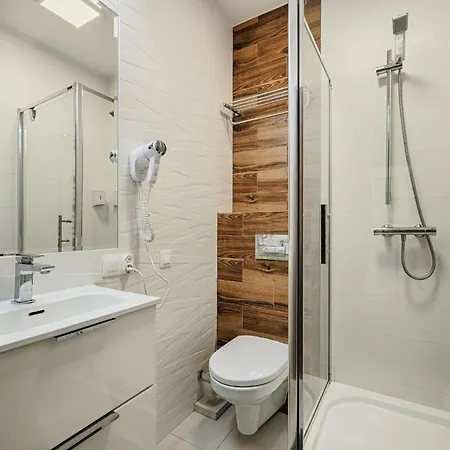 Gosciniec Zacisze - & Restauracja Blisko A2 - Uniejow 3* Dąbie