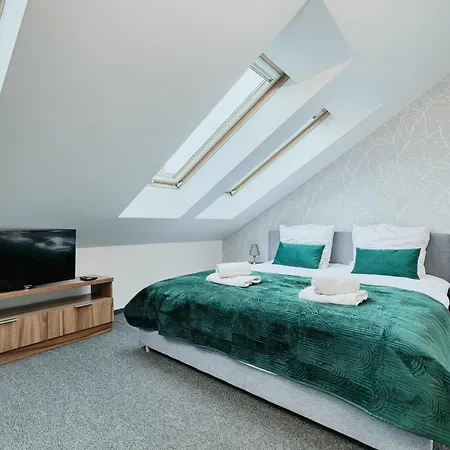 Gosciniec Zacisze - & Restauracja Blisko A2 - Uniejow Bed & Breakfast