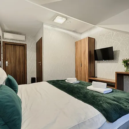 Zacisze - Pokoje&restauracja Blisko A2 - Uniejów