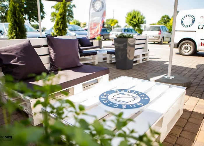 Gosciniec Zacisze - & Restauracja Blisko A2 - Uniejow 3* Dąbie