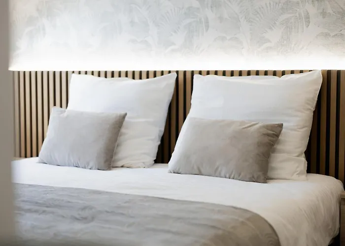 Bed & Breakfast Gosciniec Zacisze - & Restauracja Blisko A2 - Uniejow 3*