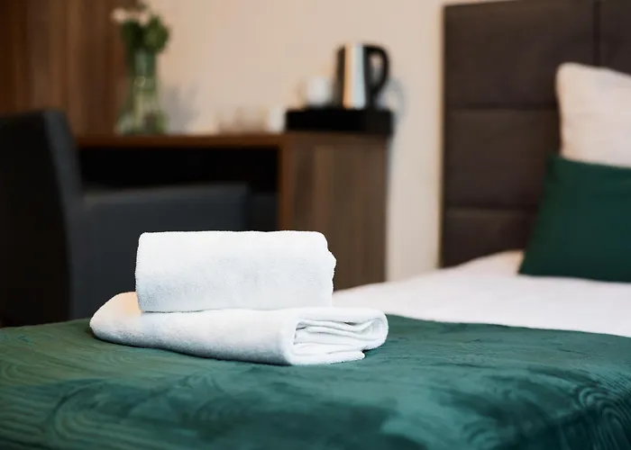 Gosciniec Zacisze - & Restauracja Blisko A2 - Uniejow Bed & Breakfast Dąbie