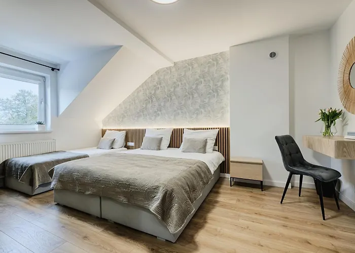 Gosciniec Zacisze - & Restauracja Blisko A2 - Uniejow Bed & Breakfast 3*