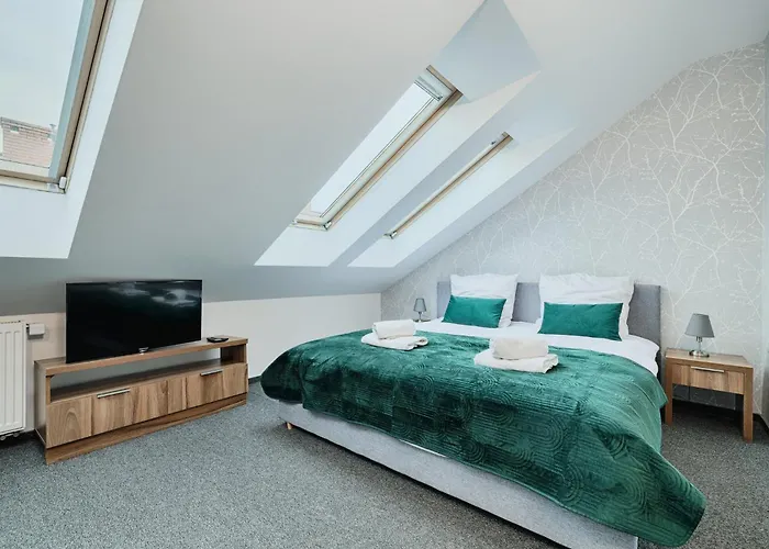 Gosciniec Zacisze - & Restauracja Blisko A2 - Uniejow Bed & Breakfast