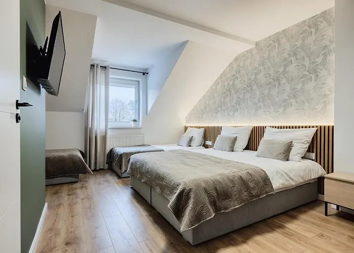 Bed & Breakfast Gosciniec Zacisze - & Restauracja Blisko A2 - Uniejow 3*