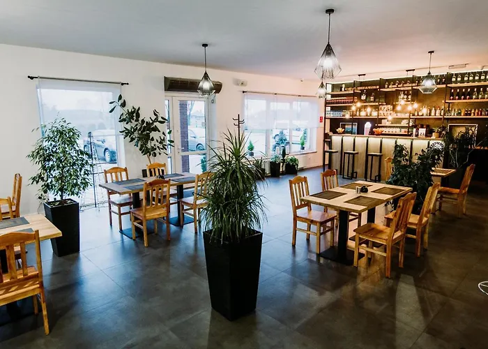 Bed & Breakfast Gosciniec Zacisze - & Restauracja Blisko A2 - Uniejow Dąbie